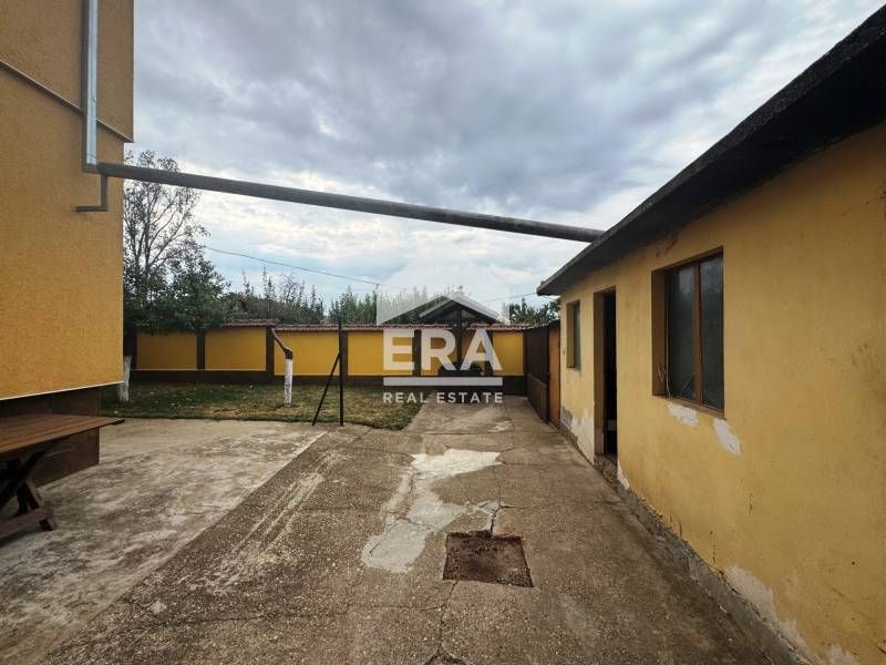 Страхотна семейна къща в с. Сандровo