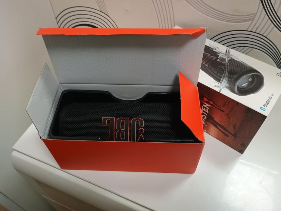 Продавам оригинална тонколонка