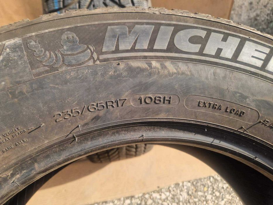 2 Michelin R17 235/65
Зимни гуми 
DOT3217