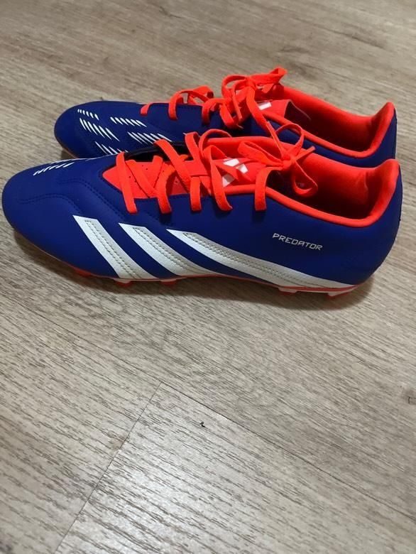 бутонки adidas predator academy
