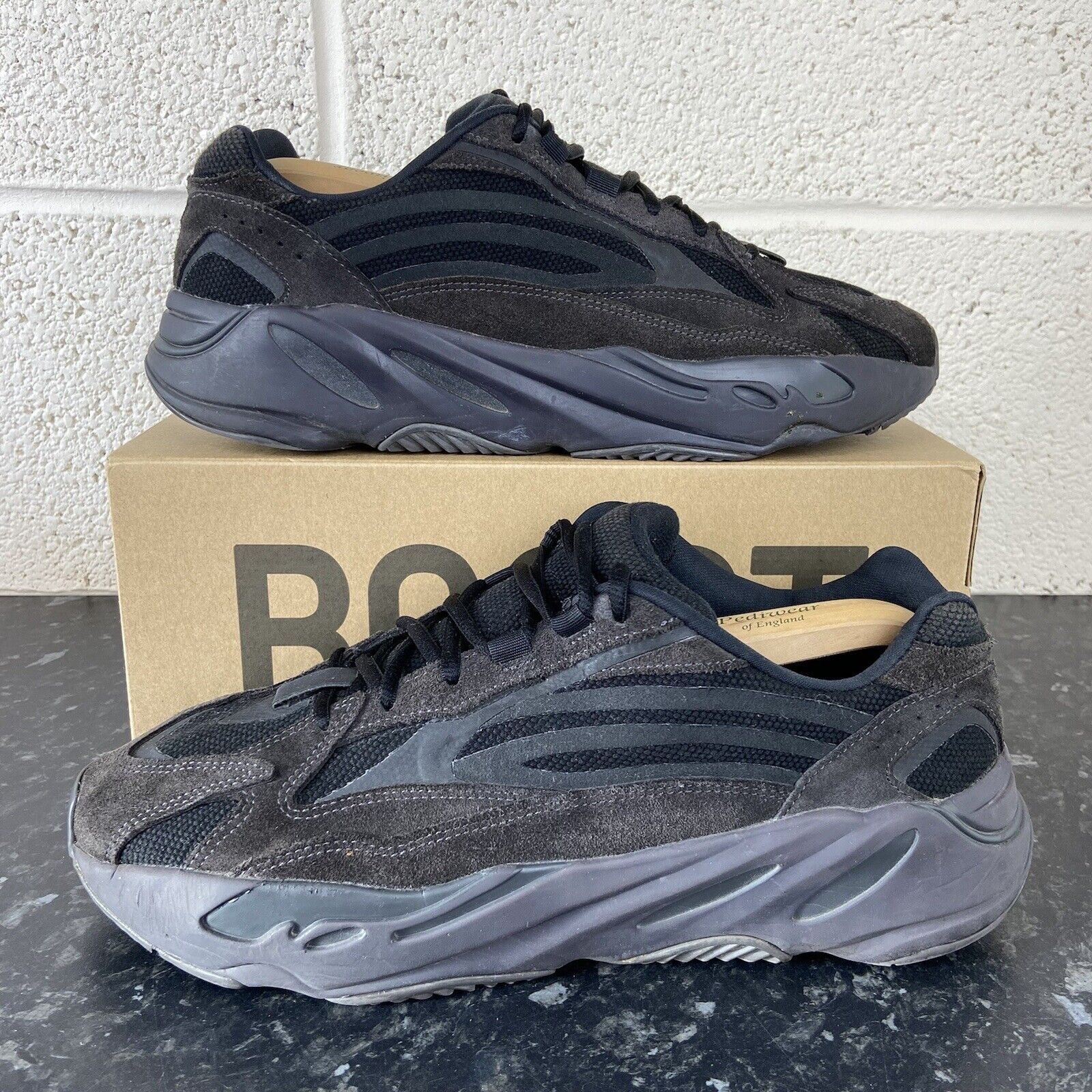 Кроссовки Adidas YEEZY BOOST 700 V2 Vanta Black