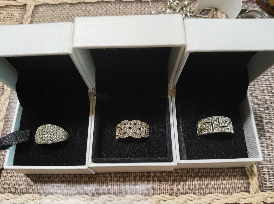 Продавам сребърни пръстени (925) купувани от 