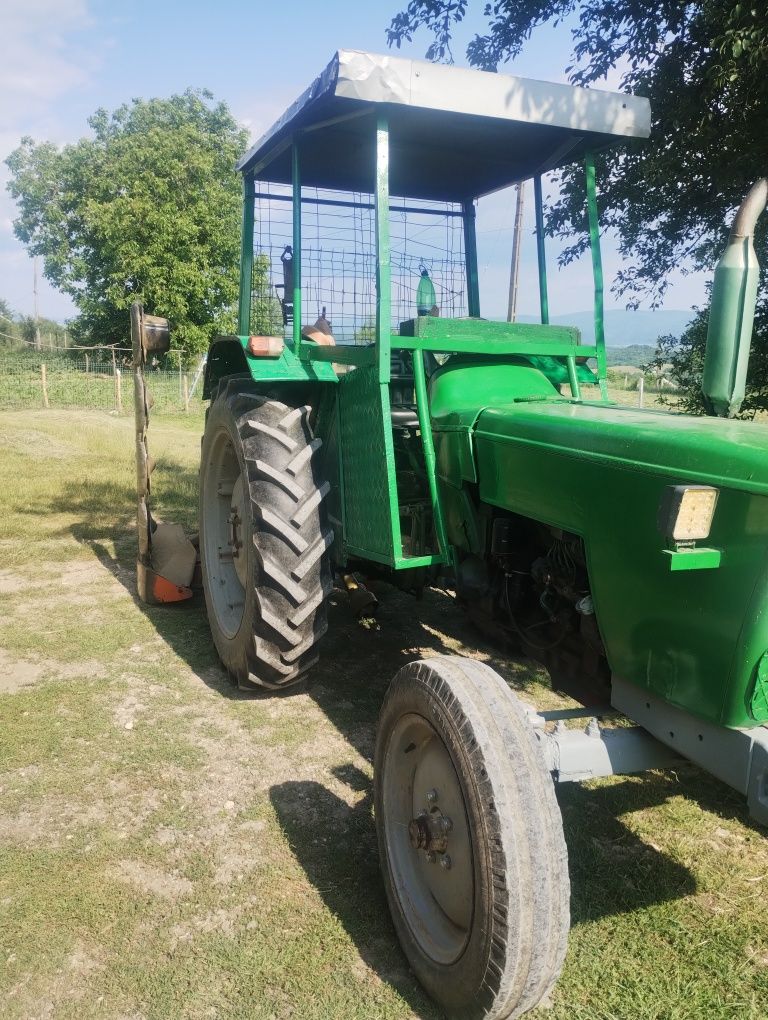 Tractor de vânzare