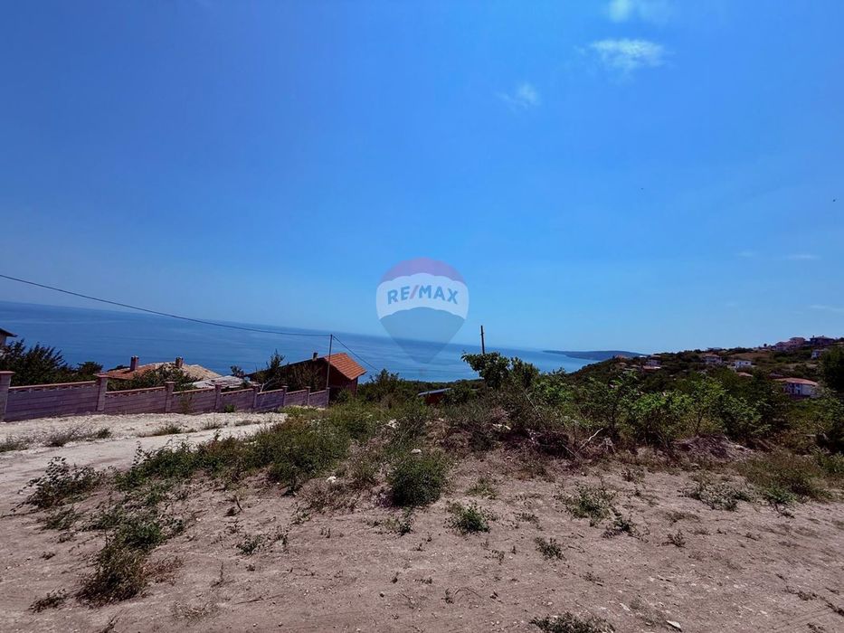 Парцел в регулация с панорамна морска гледка за продажба, гр. Балчик,