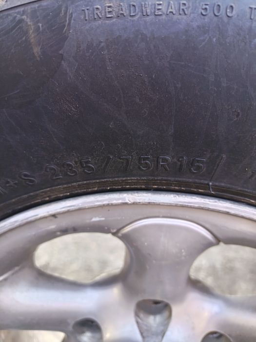 Подам комплект шин