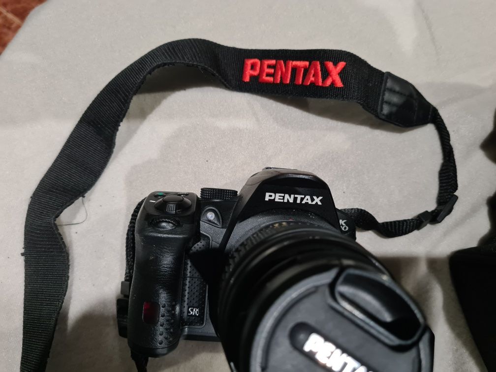 Pentax фотоапарат с два обектива