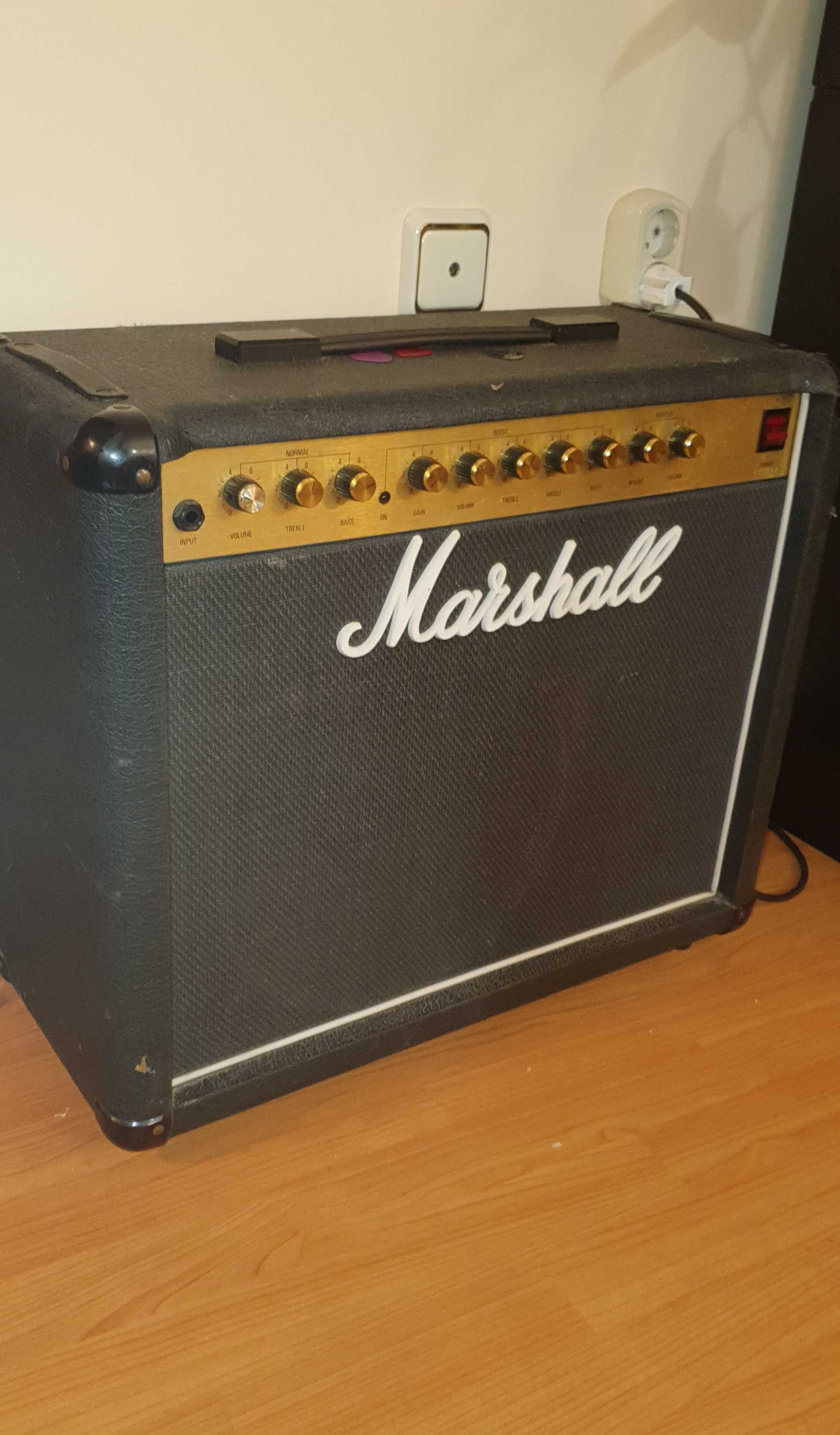 Marshall 5210 Solid State Кабинет Китарен Усилвател