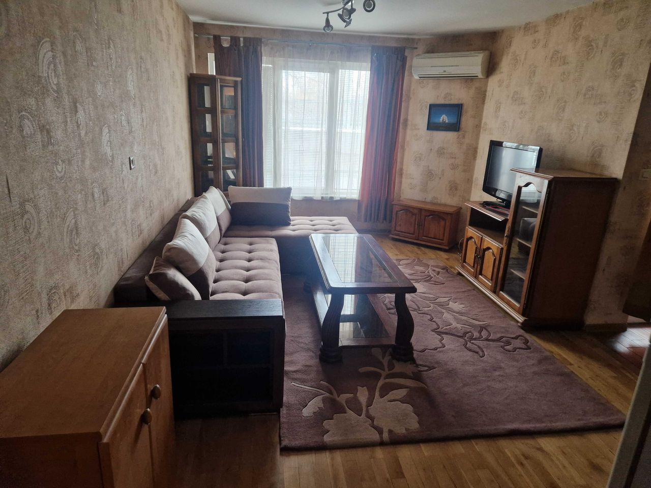 Дава се под наем Тристаен апартамент в Пловдив, Съдийски - 84 кв.м за 459 € - Снимка #1