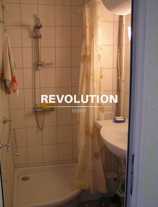 Продава се Тристаен апартамент в Варна, Левски - 83 кв.м за 1808 €/кв.м - Снимка #9