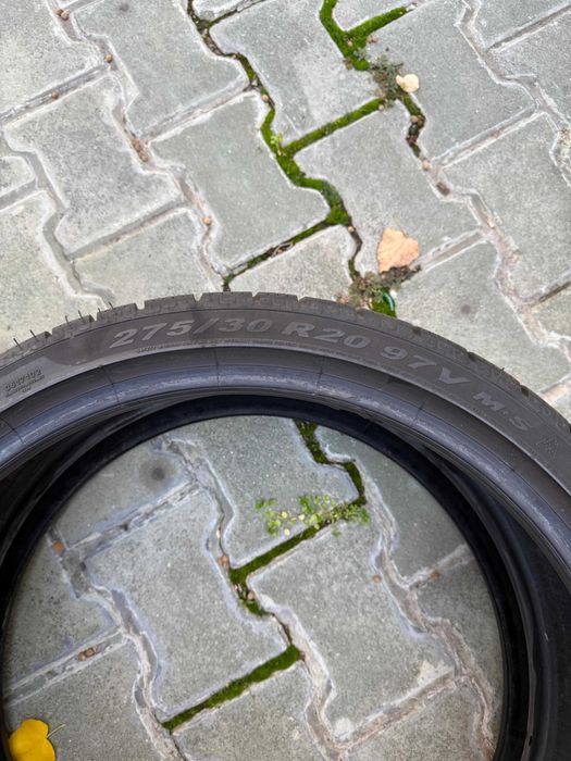 275/30 R20 Pirelli Sottozero 800 lei