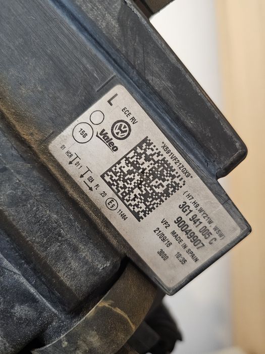 Фарове Passat B8