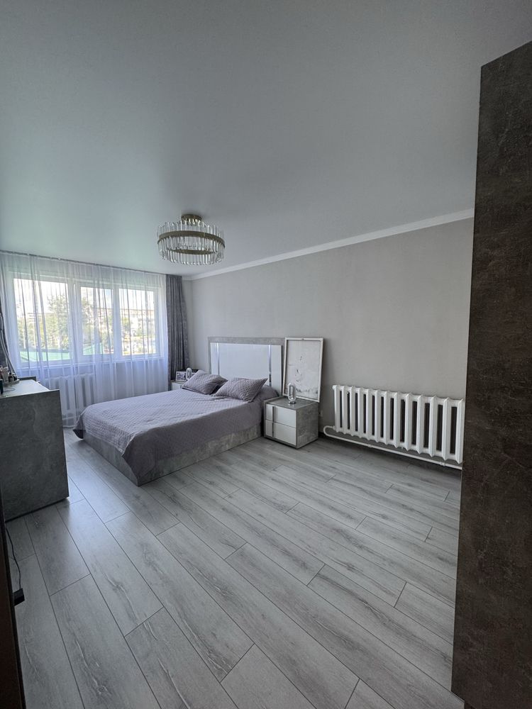 Продам 3 комнатную квартиру в центре