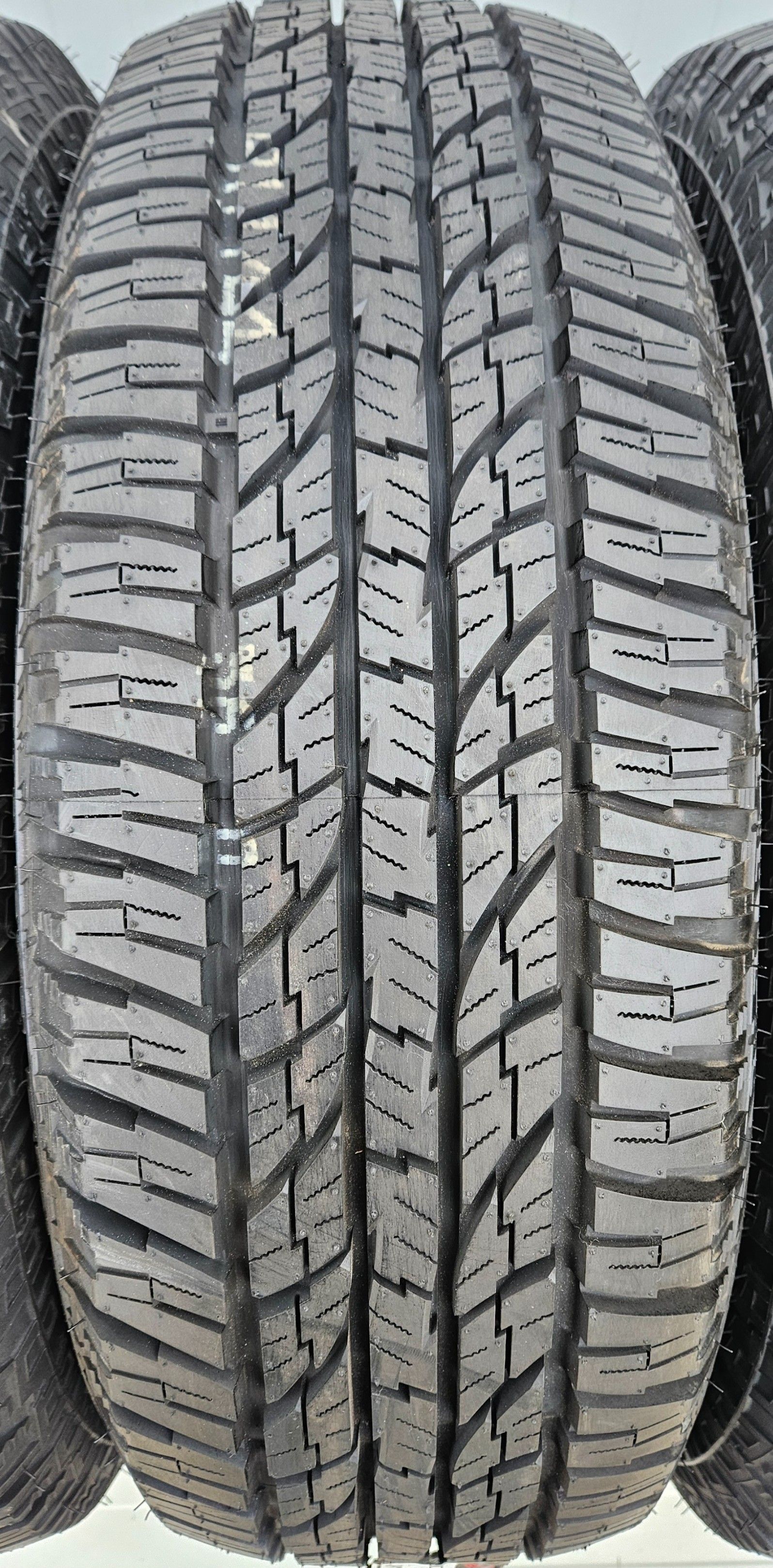 255/70 R17, 110T, YOKOHAMA G015 ,Anvelope All Terrain M+S