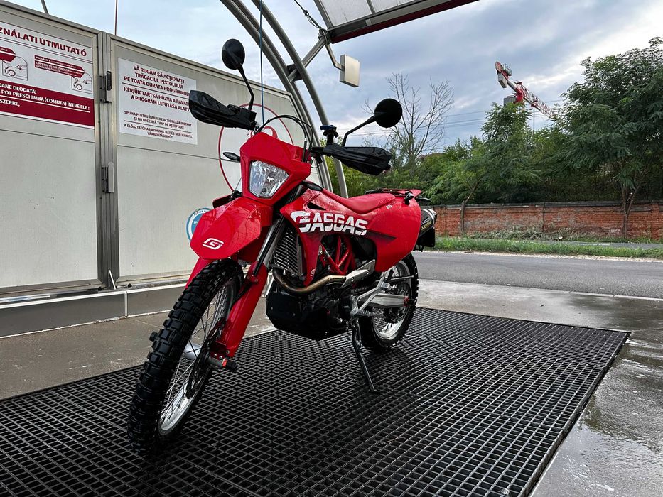 GASGAS ES700 - 2700km/ garantie 2026/ ktm 690/ husqvarna 701