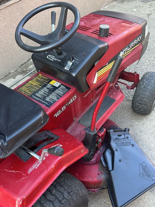 Tractor tuns iarba / gazon Murray motor Briggs & Stratton 12.5 CP