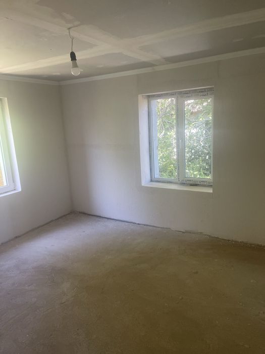 Къща със 1750кв двор 15км от Гр Карнобат