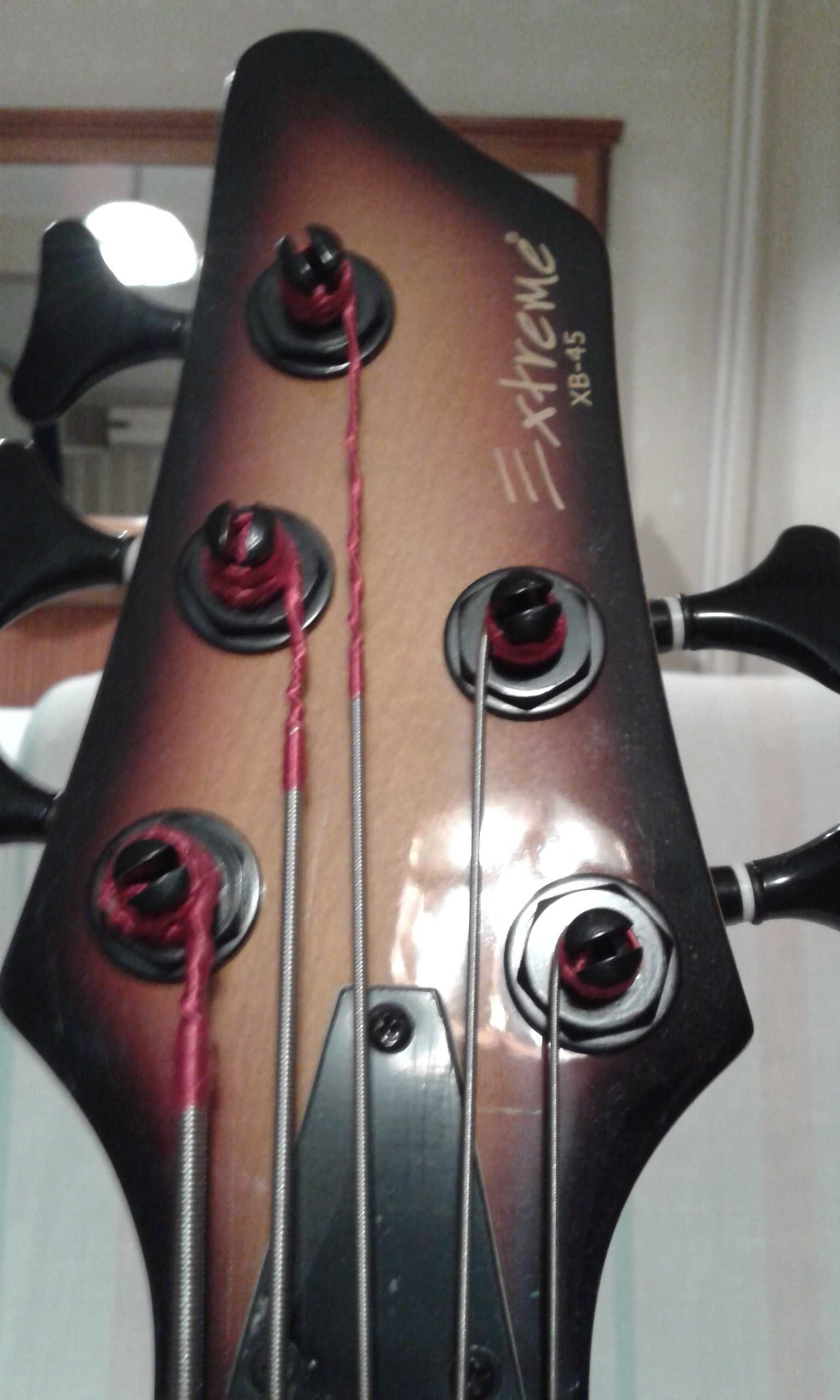 Електрическа бас китара, пет струнна,марка: EXTREME, модел: XB-45
