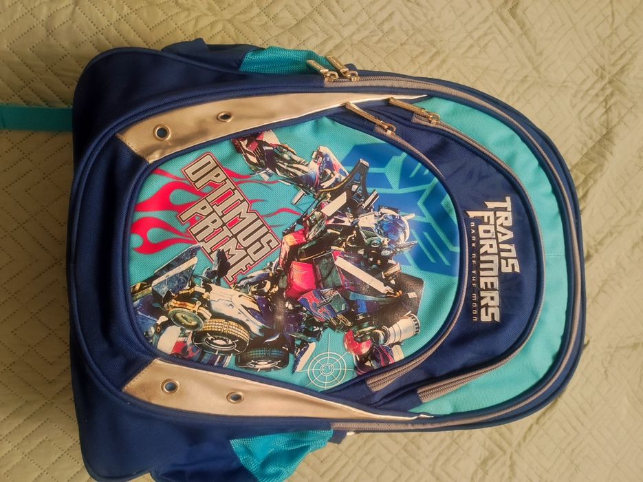 Продам рюкзак школьный