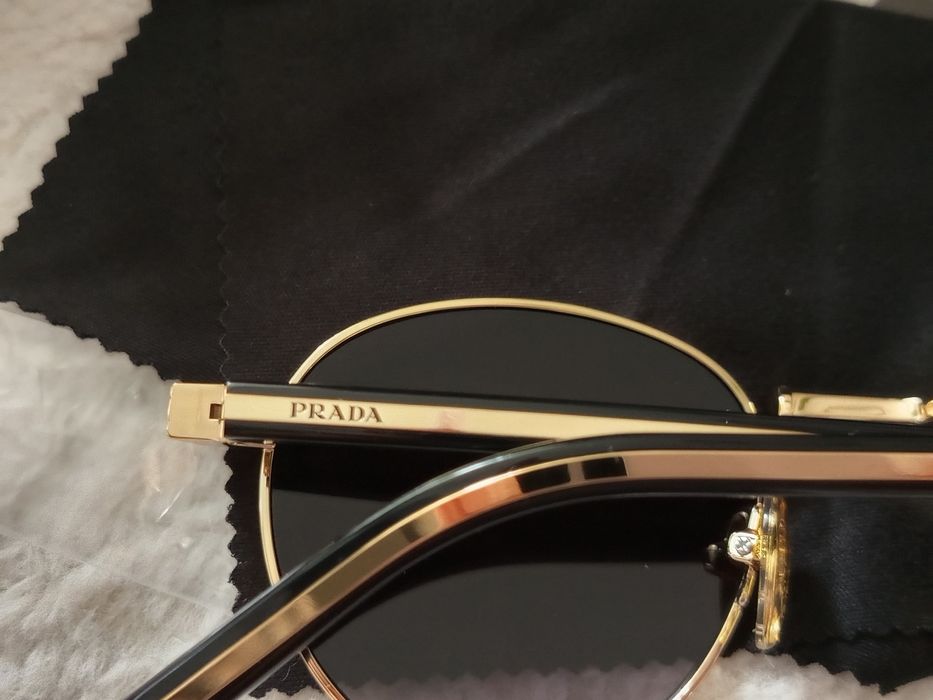 Ochelari de soare prada