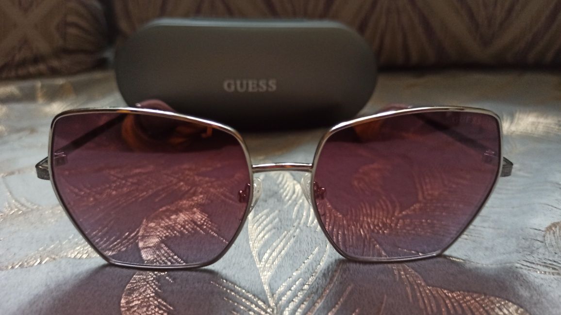 Слънчеви очила, марка "GUESS"