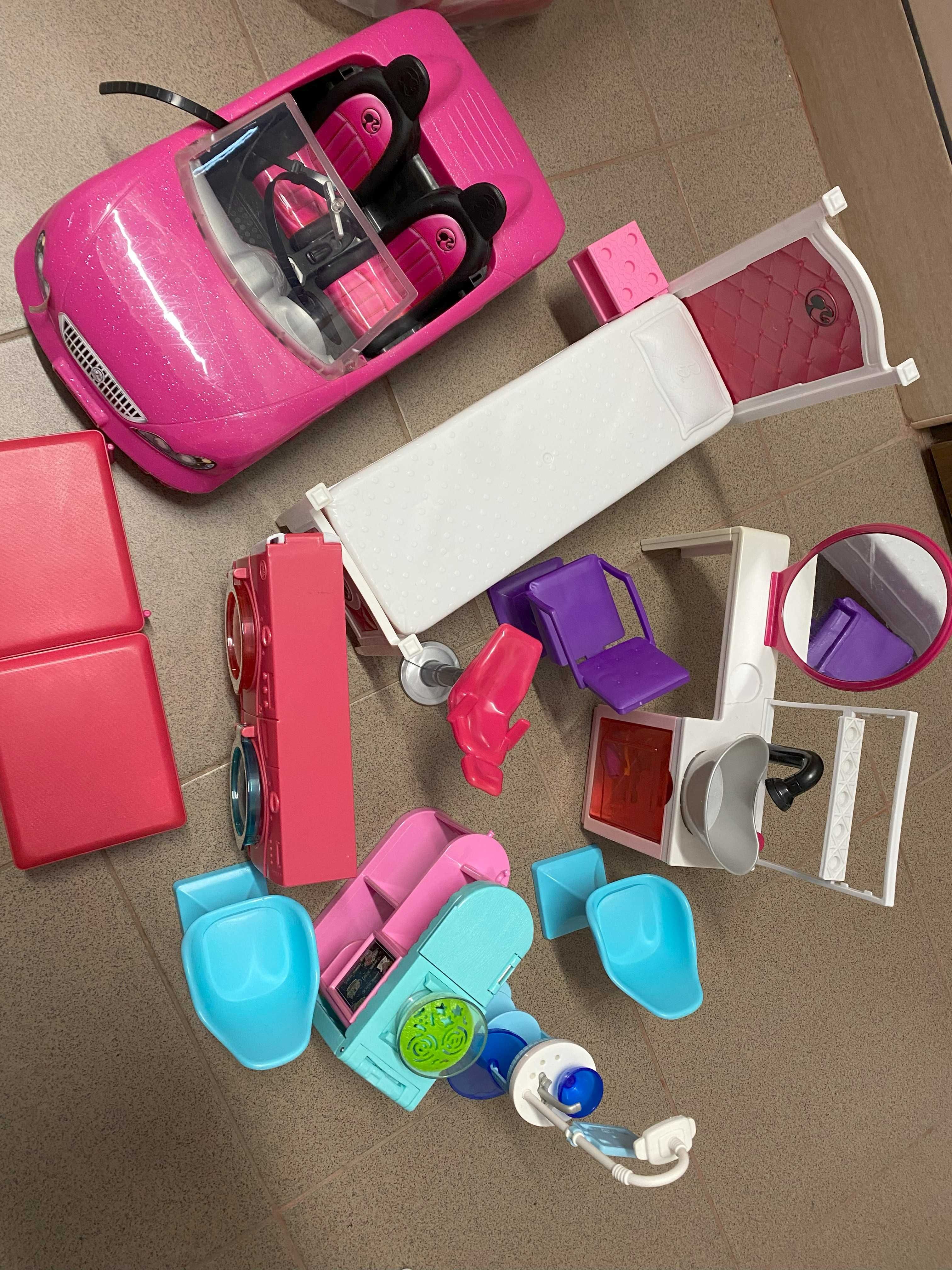 Barbie - Masina roz + Salon Coafura + Alte accesorii