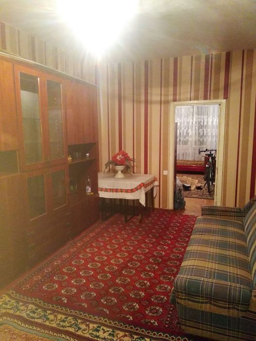 Сдаётся 2 комнатная переделаная в 3 ком