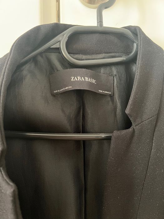 Официално черно дълго сако ZARA