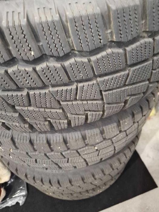 Jante tablă cu cauciucuri iarnă