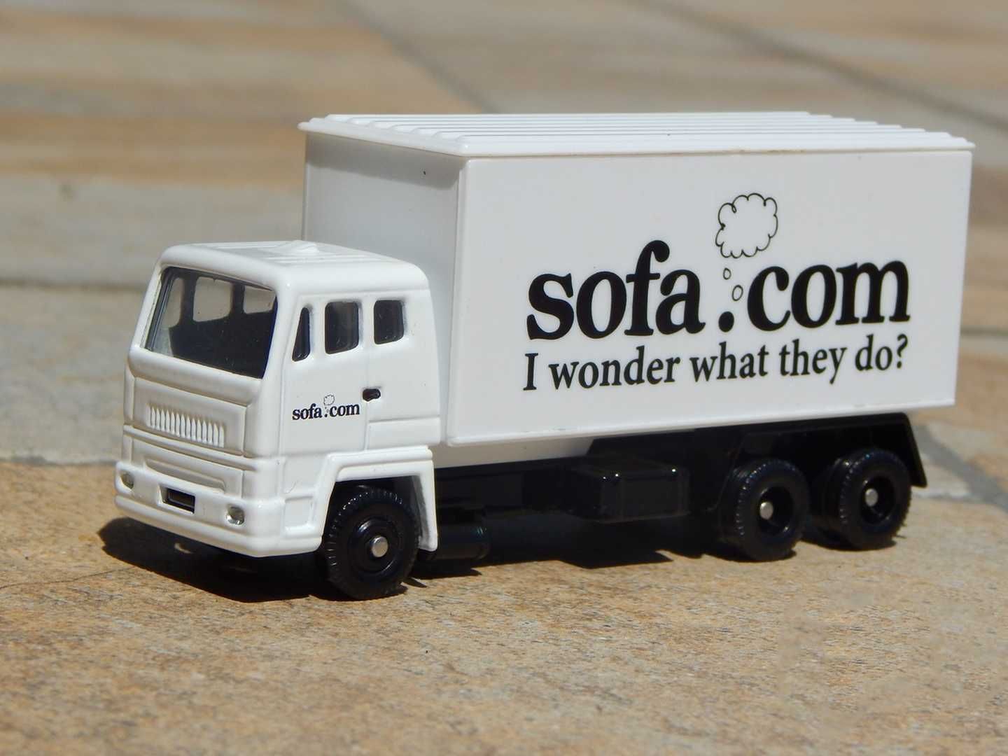 Jucarie camion Corgi Premium 1:60 transport mobila la cutie