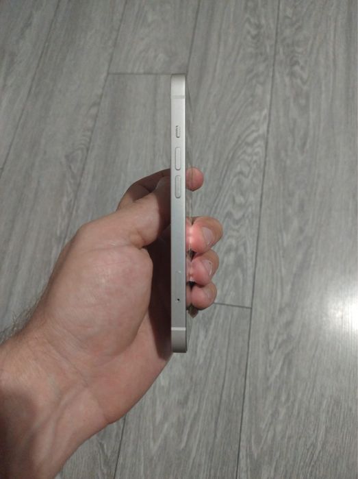 iPhone 13 128GB Alb