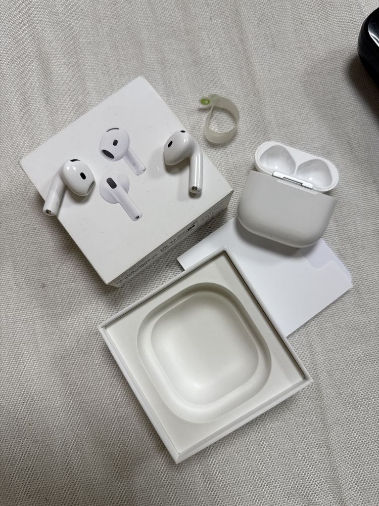 AirPods 4 с активно шумопотискане