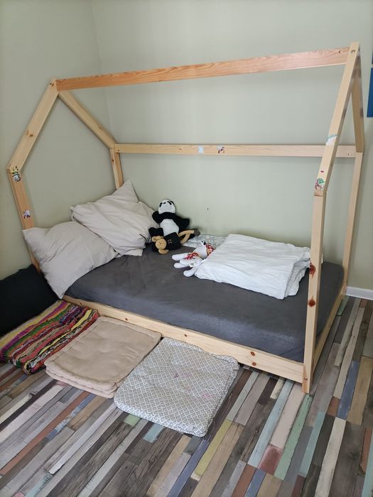 Patut in forma de casa 160x80