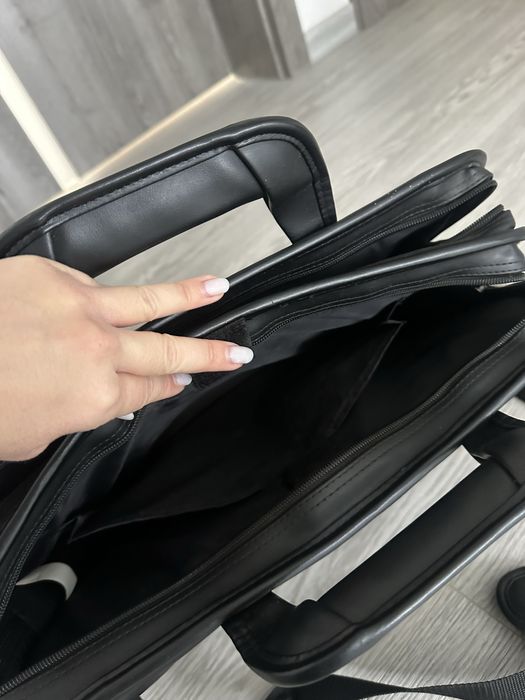 NOU!!! HP geanta piele pt laptop