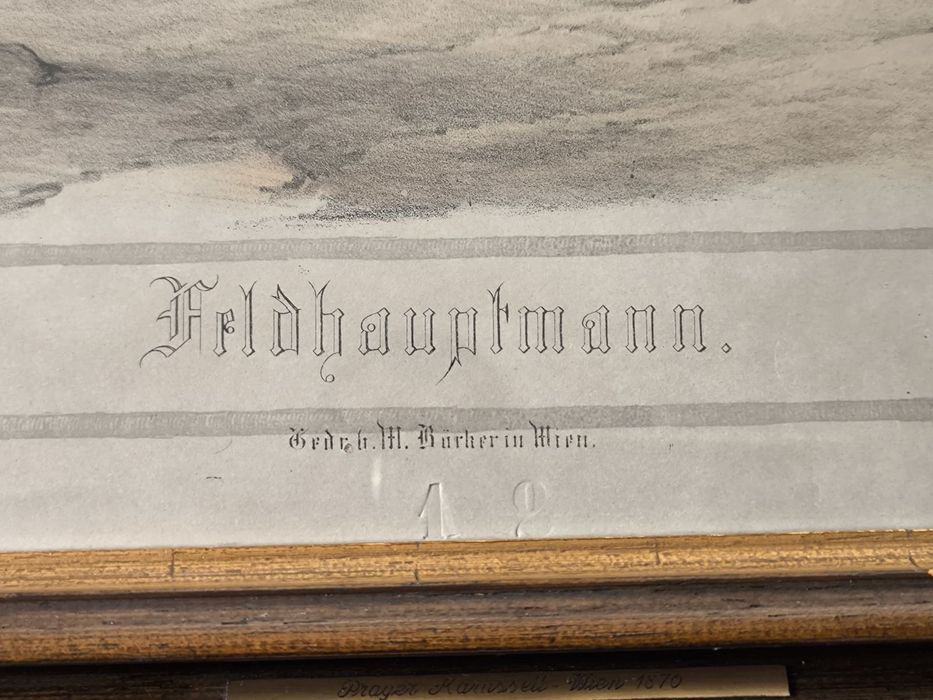 Продавам Антична цветна литография зад стъкло рамкирана