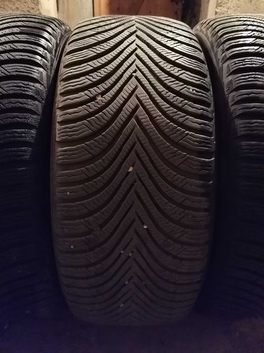 Продавам 4 броя Зимни гуми 215.55.17 на 1 сезон дот 2019 Мишелин алпин