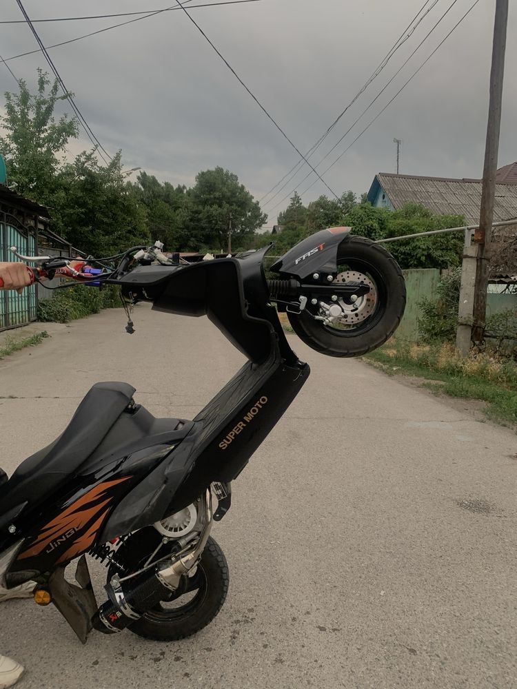 М 8 продам срочно обмен есть