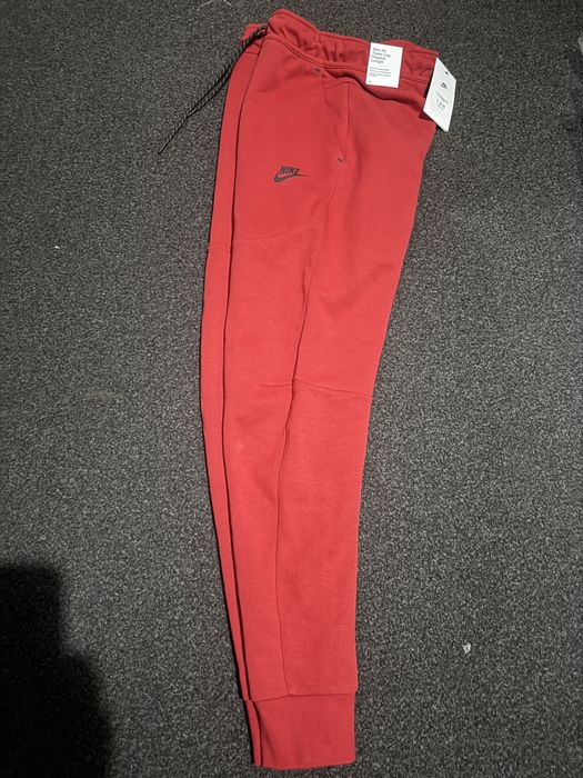 Pantaloni Nike Tech Model Anterior