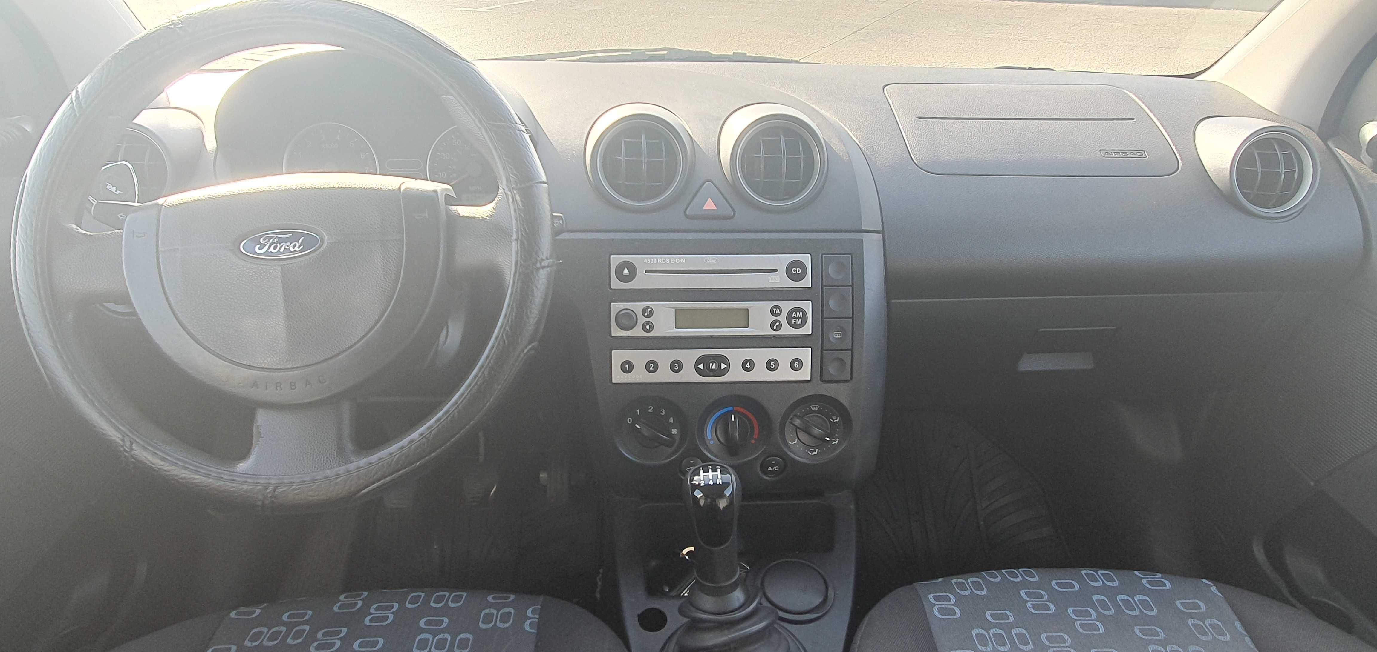 Ford fiesta 2005 - 110.000 km