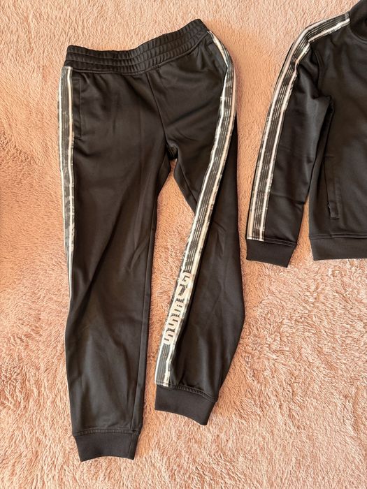 Детски оригинален екип GUESS 10г.