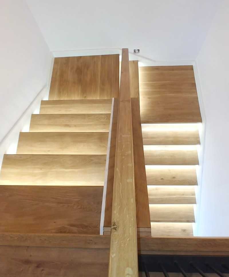 Trepte, scări din lemn masiv