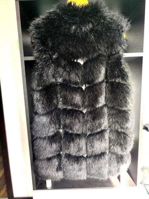 Дамски елеци и якета