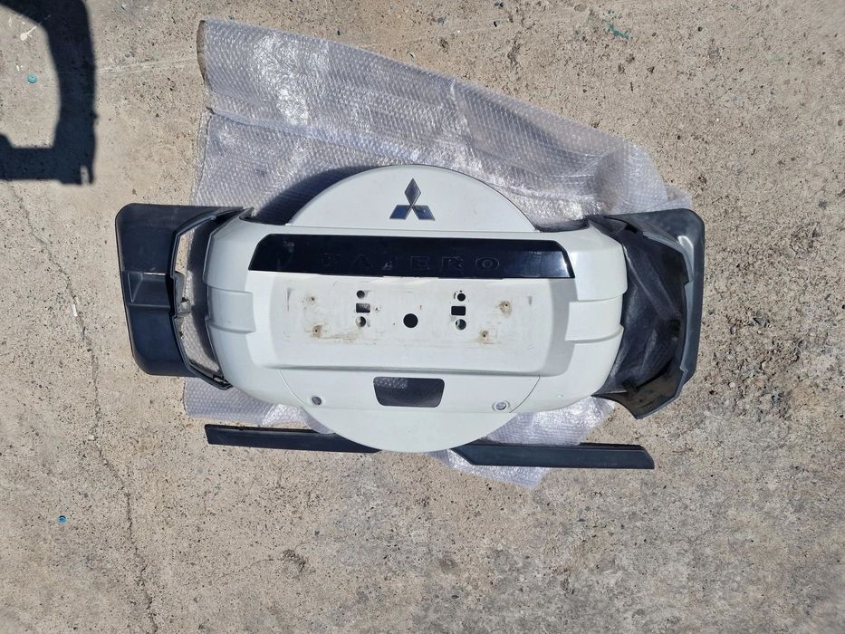 Калитка запаски на Pajero 4