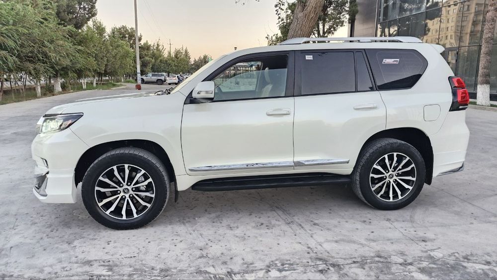 Прадо 150 vx японка 2013йил  краска тоза 83000 прабег кожений салон