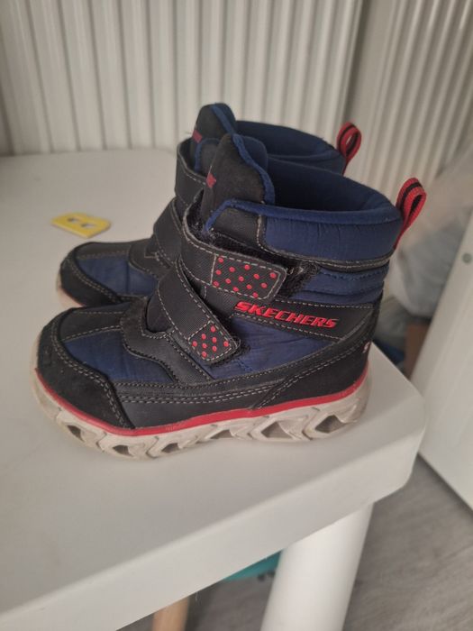 Vând ghete baieti skechers