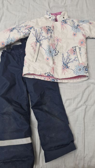 Зимний  комплект 2 шт. куртка с полукомбинезоном 110 р.