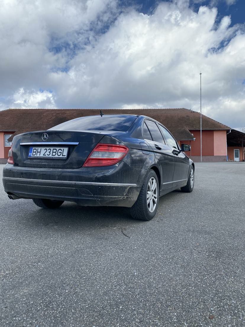 Vând sau schimb mercedes