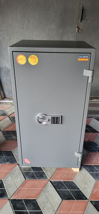 Огнестойкий,взломостойкий сейф