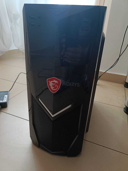 Sistem desktop Gaming AMD Ryzen 5, 2400G, 16GB RAM