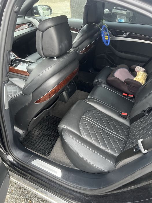 Vand Audi A8 2012 quattro (4x4)