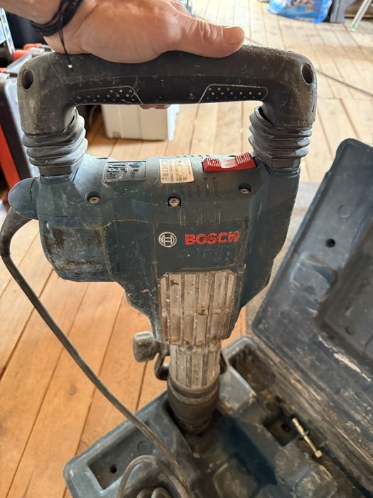 Къртач Bosch GSH 11 VC SDS Max